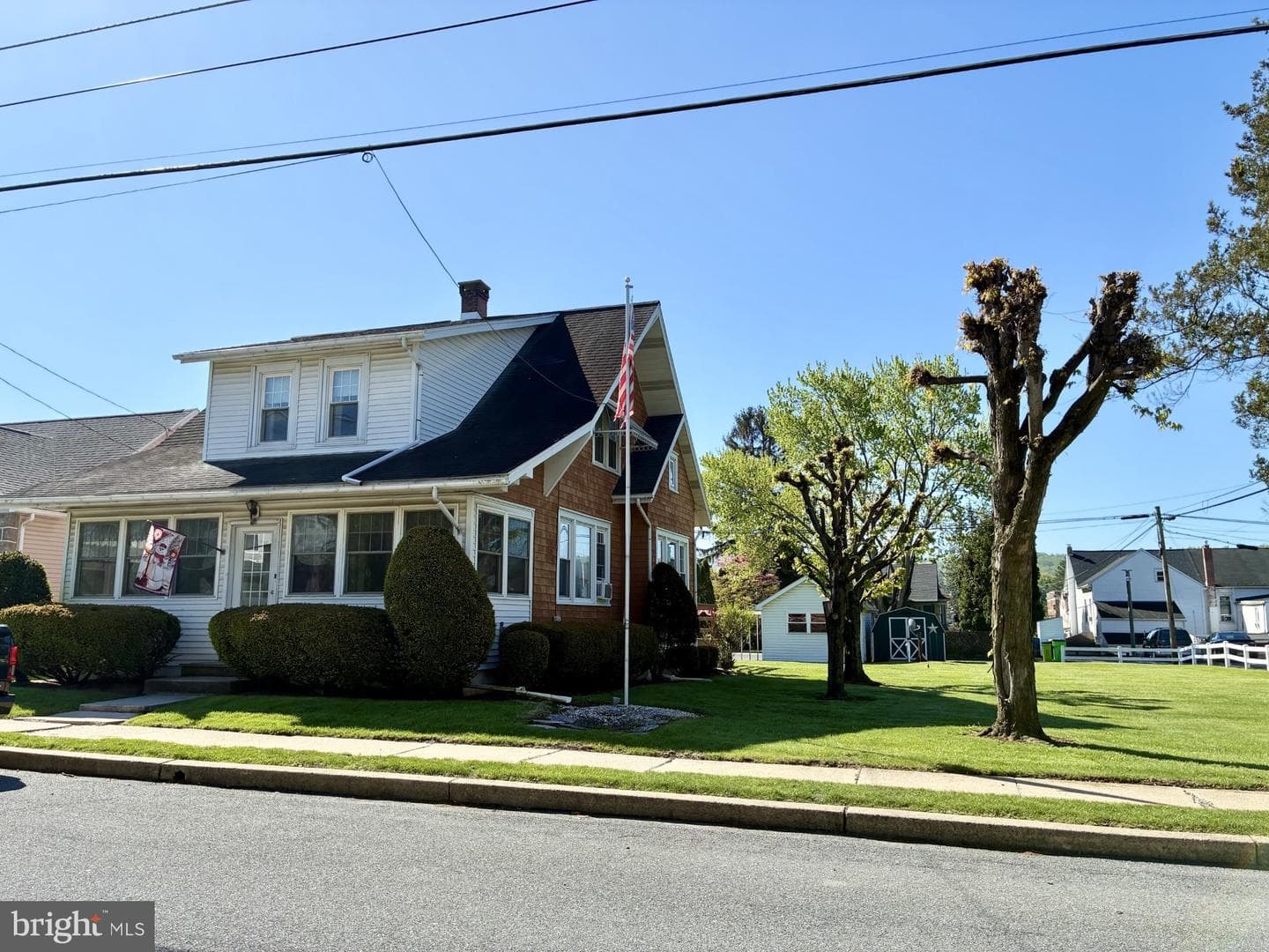 24 E High Street