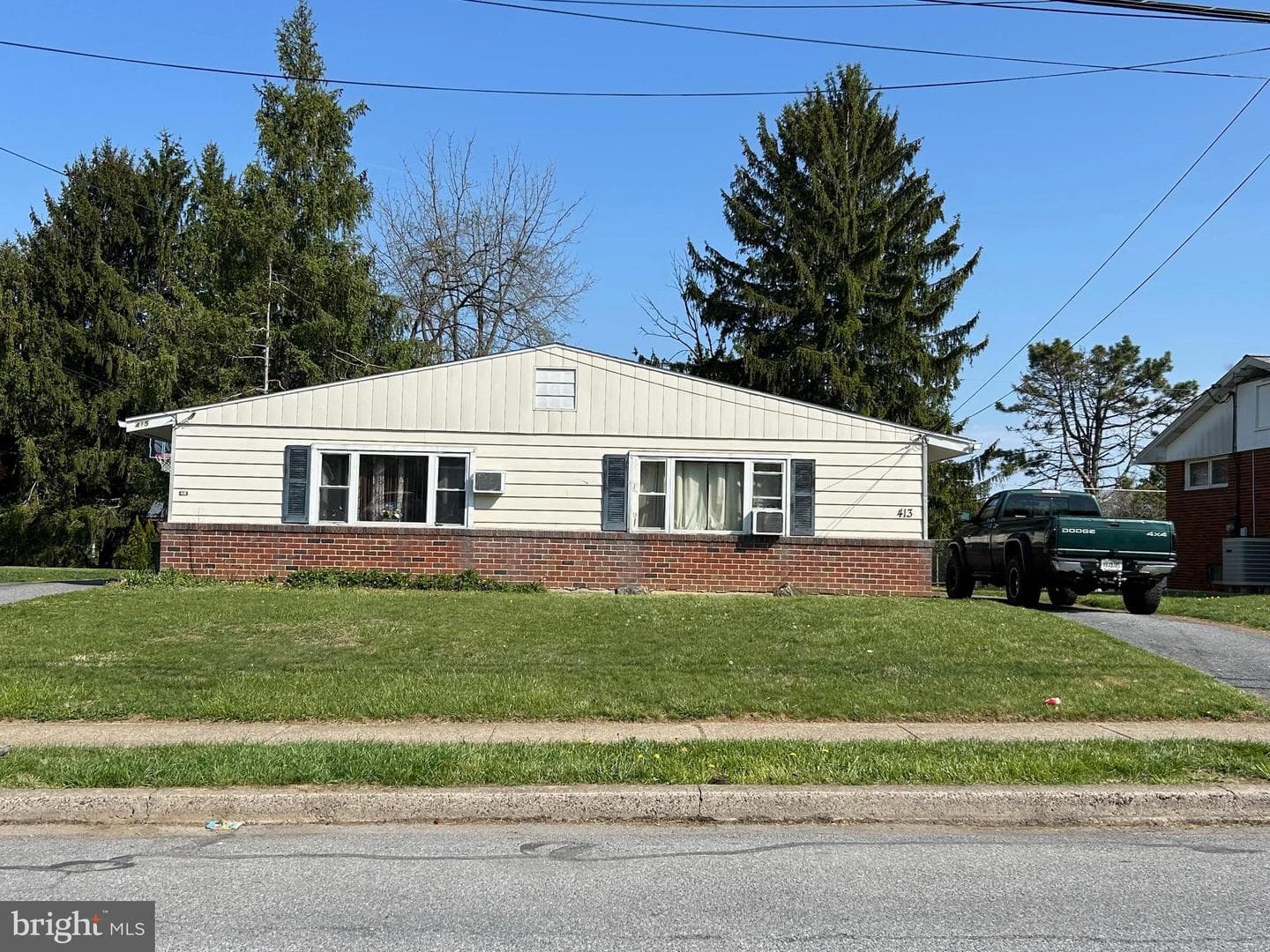 413 & 415 W Franklin Street