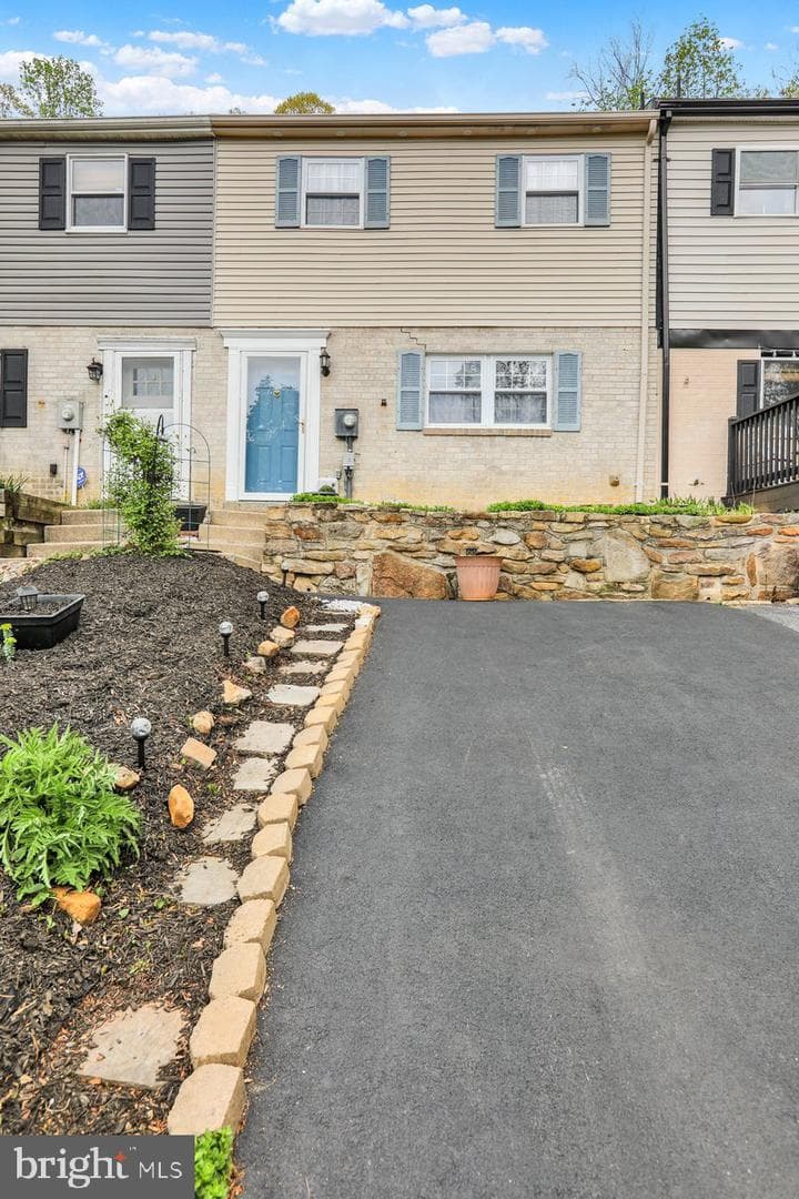 1026 Fox Run