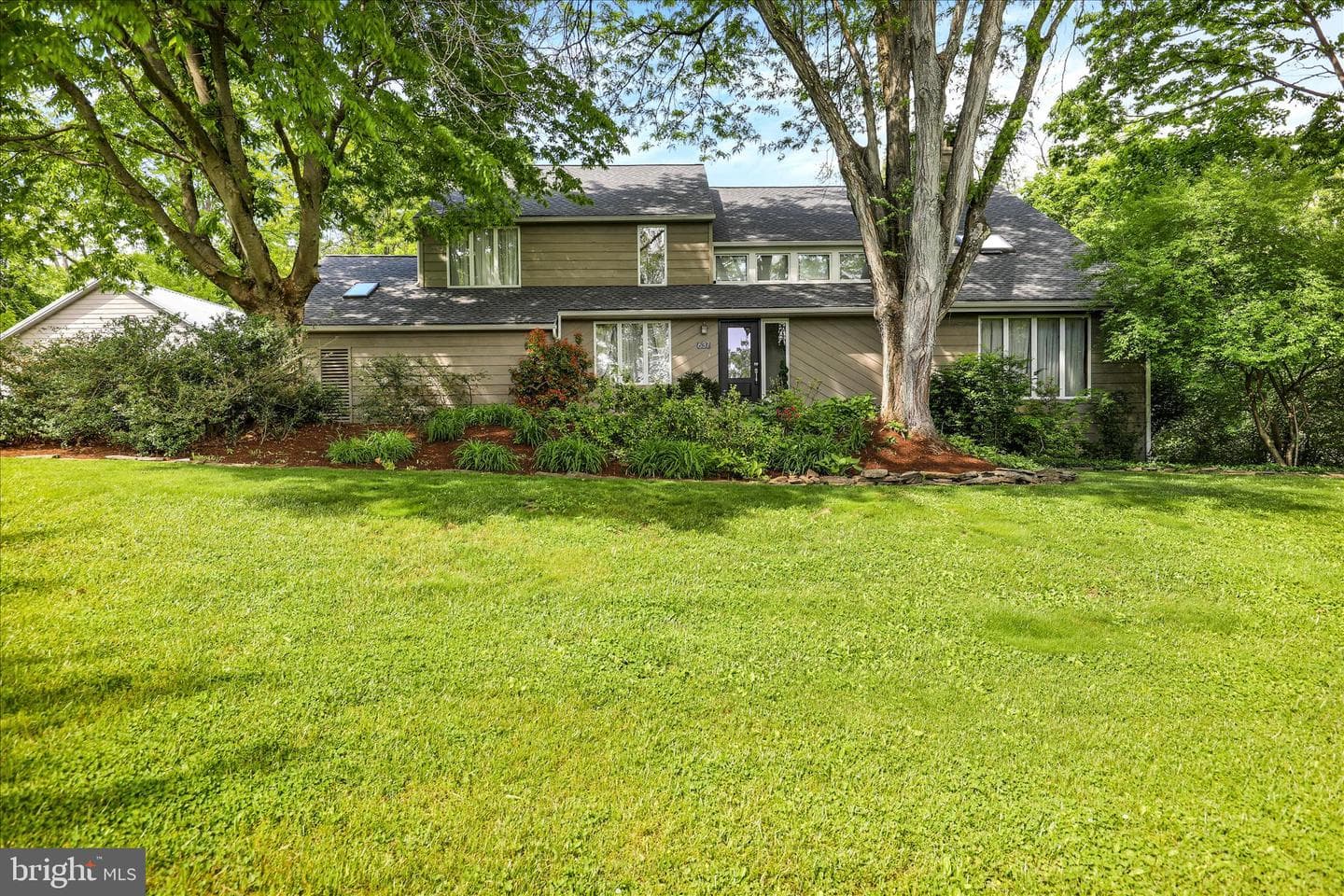 637 Scenic Drive