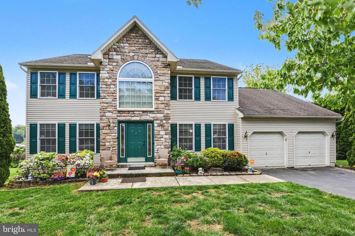 6 Hilgert Avenue