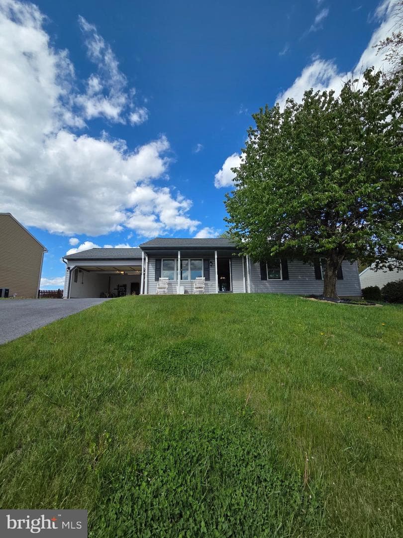 272 Hope Drive photo 1