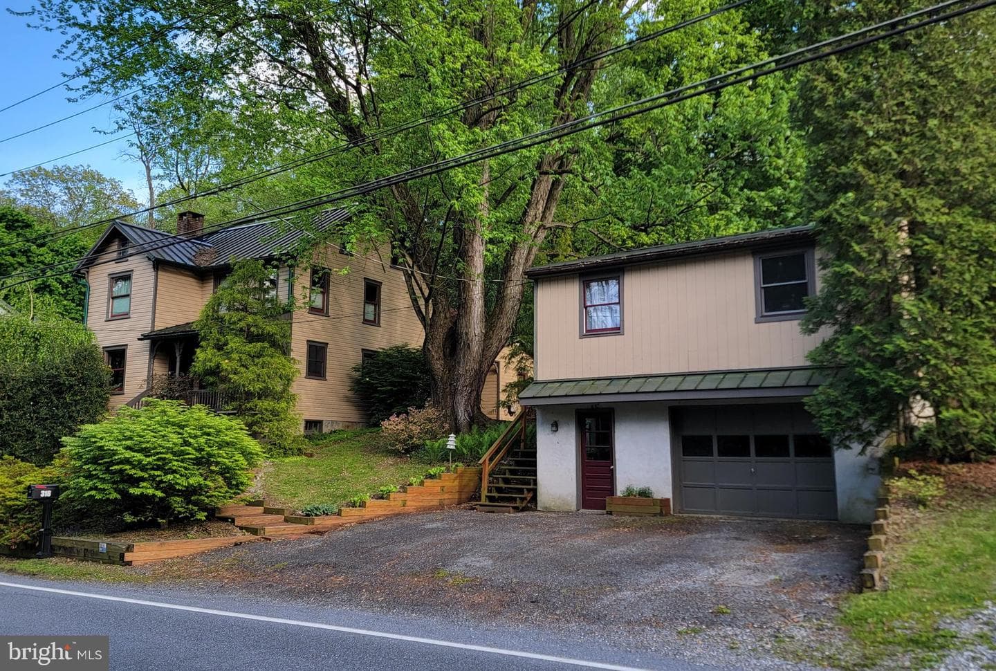 318 N Galen Hall Road photo 1