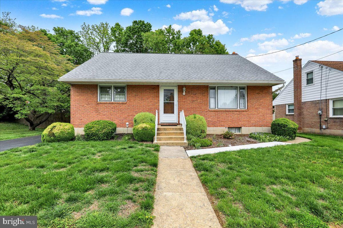 1224 Commonwealth Boulevard