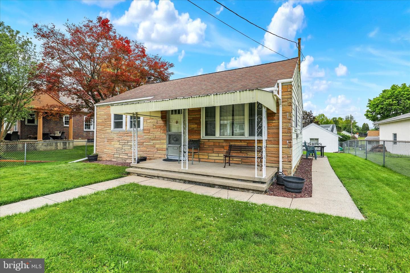 227 E Noble Avenue photo 1
