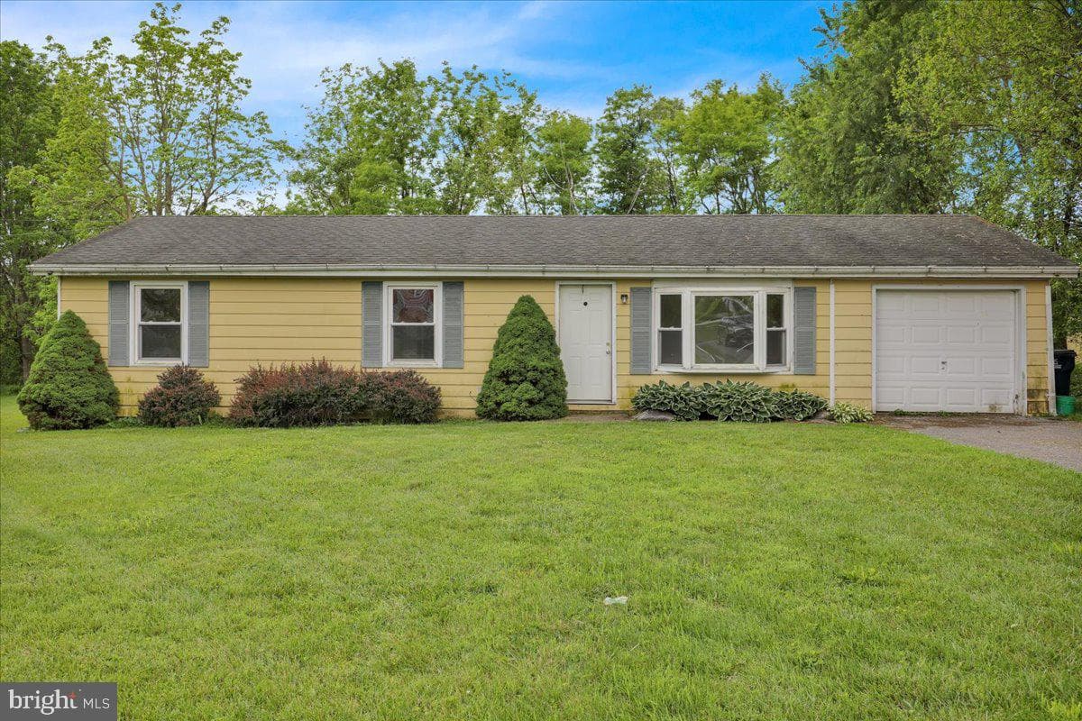 1068 Stouchsburg Road photo 1