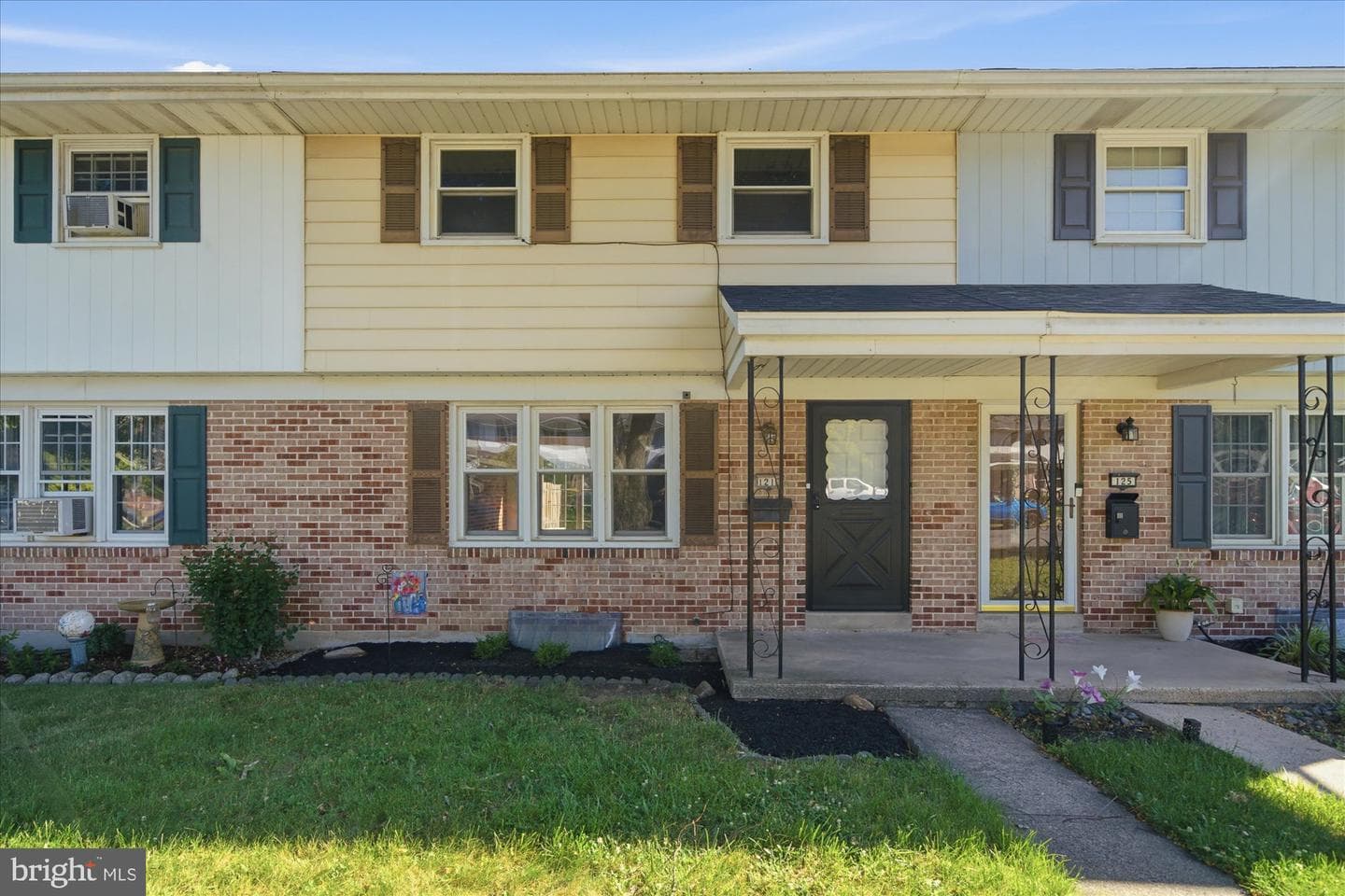 121 Pennbrook Av