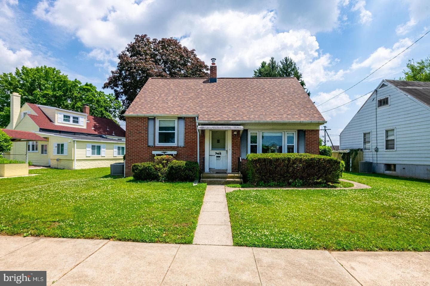 327 Newport Avenue
