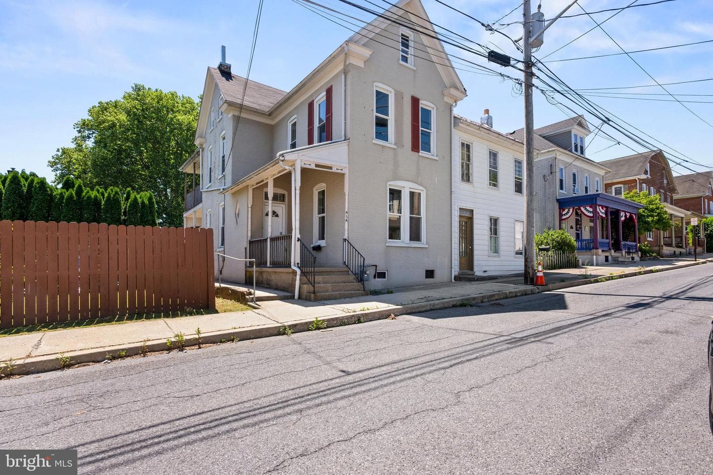 414 W Walnut Street