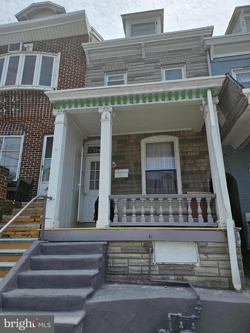 1242 Greenwich Street