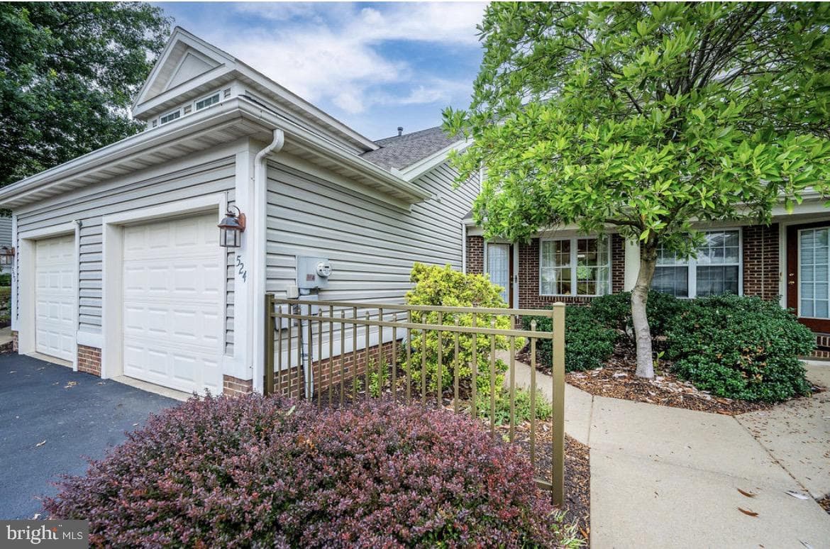524 Oak Hill Lane