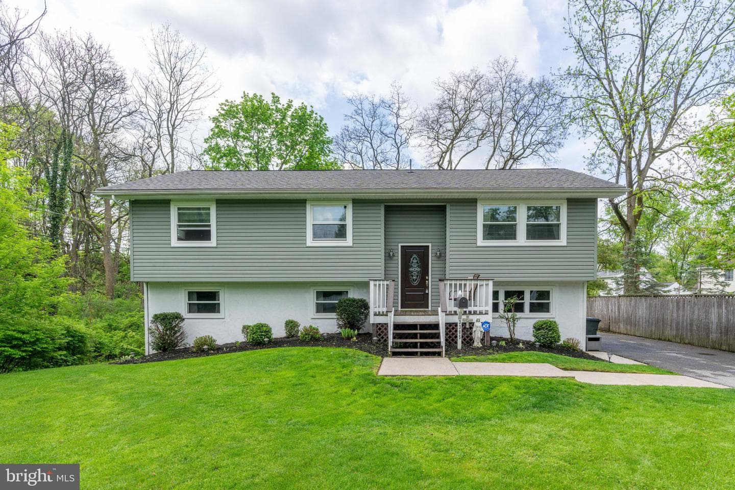 3305 Baker Court photo 1