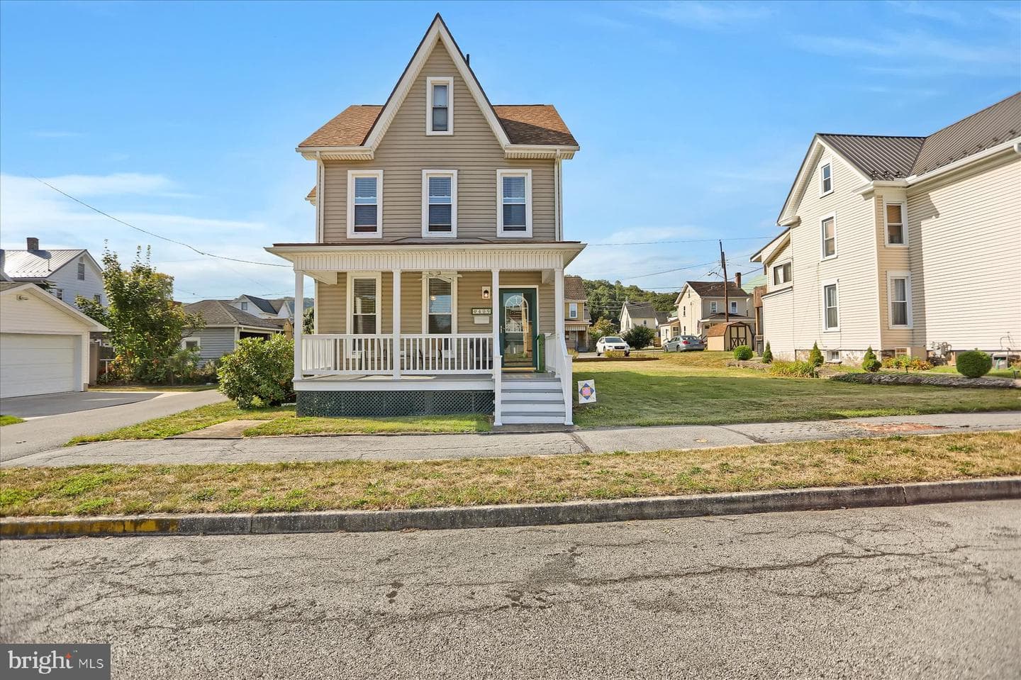 409 W 17th Street photo 1