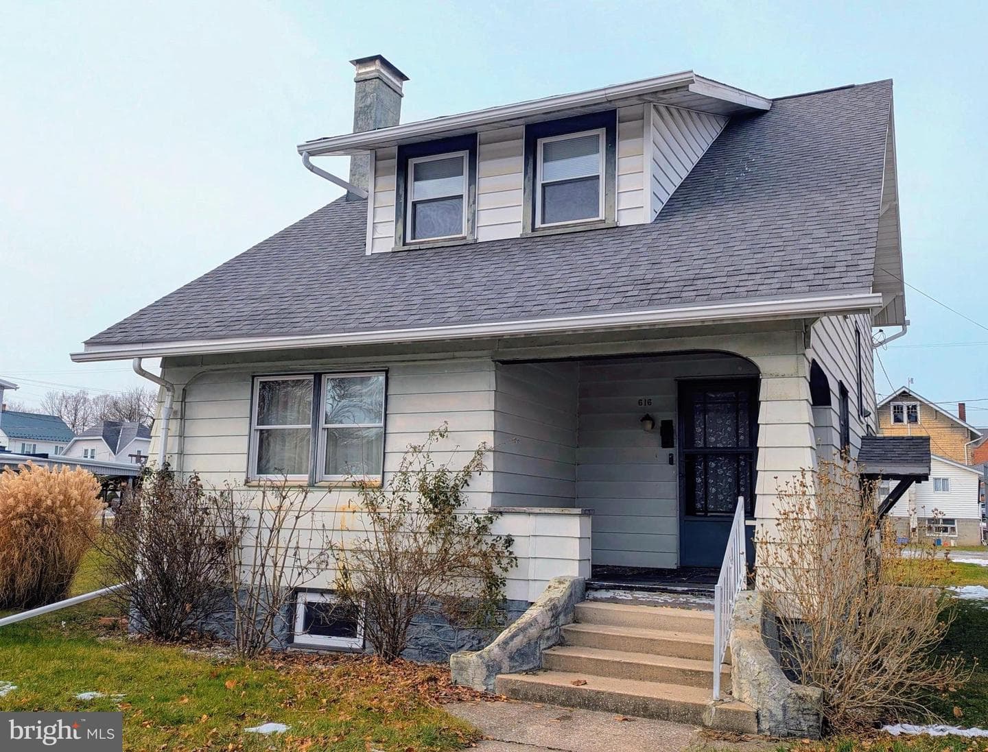 616 E 5th Street photo 1