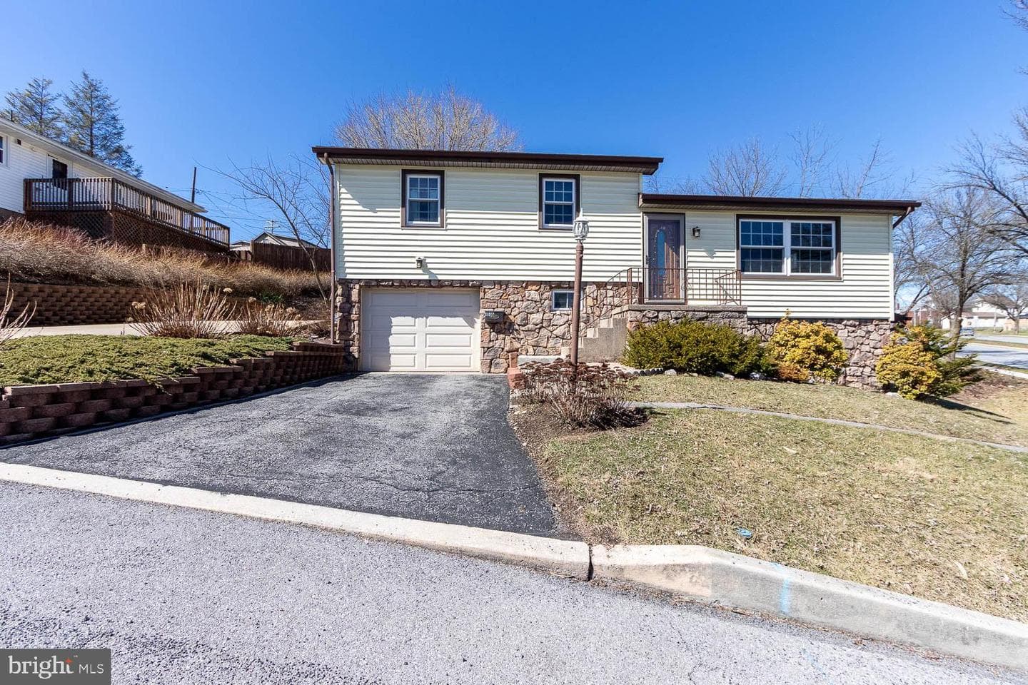 1818 Bell Avenue photo 1