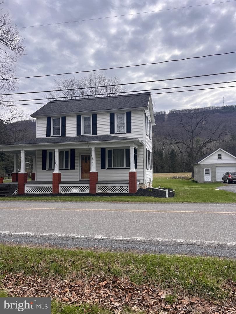 2022 Everett Road photo 1
