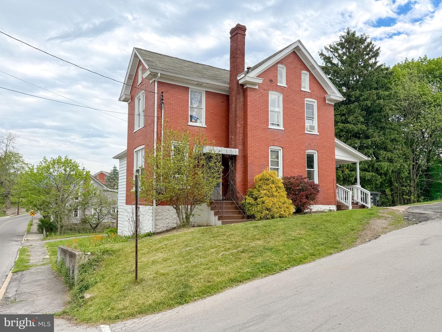 729 Bloomfield Street, Roaring Spring