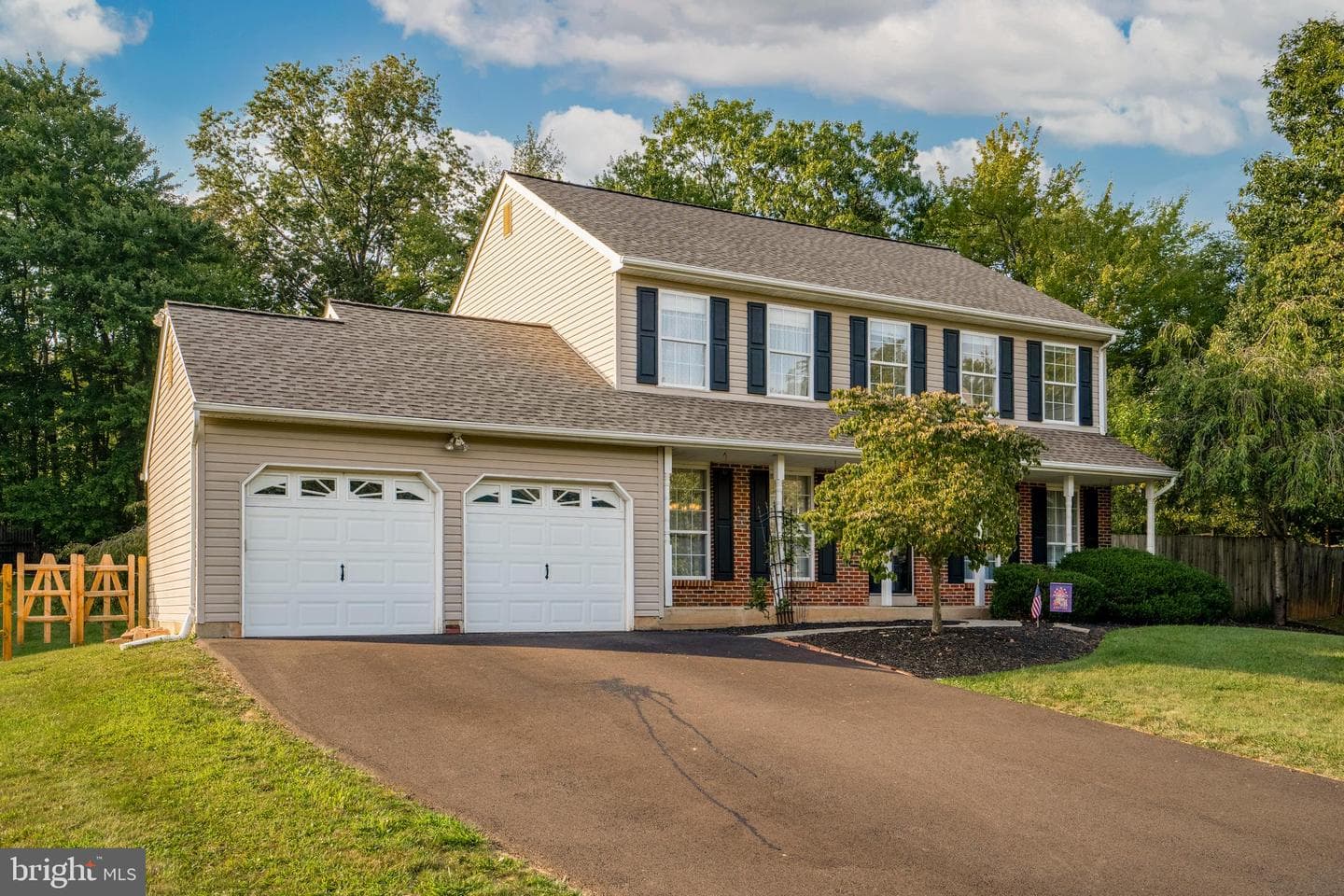 1416 Valley View photo 1