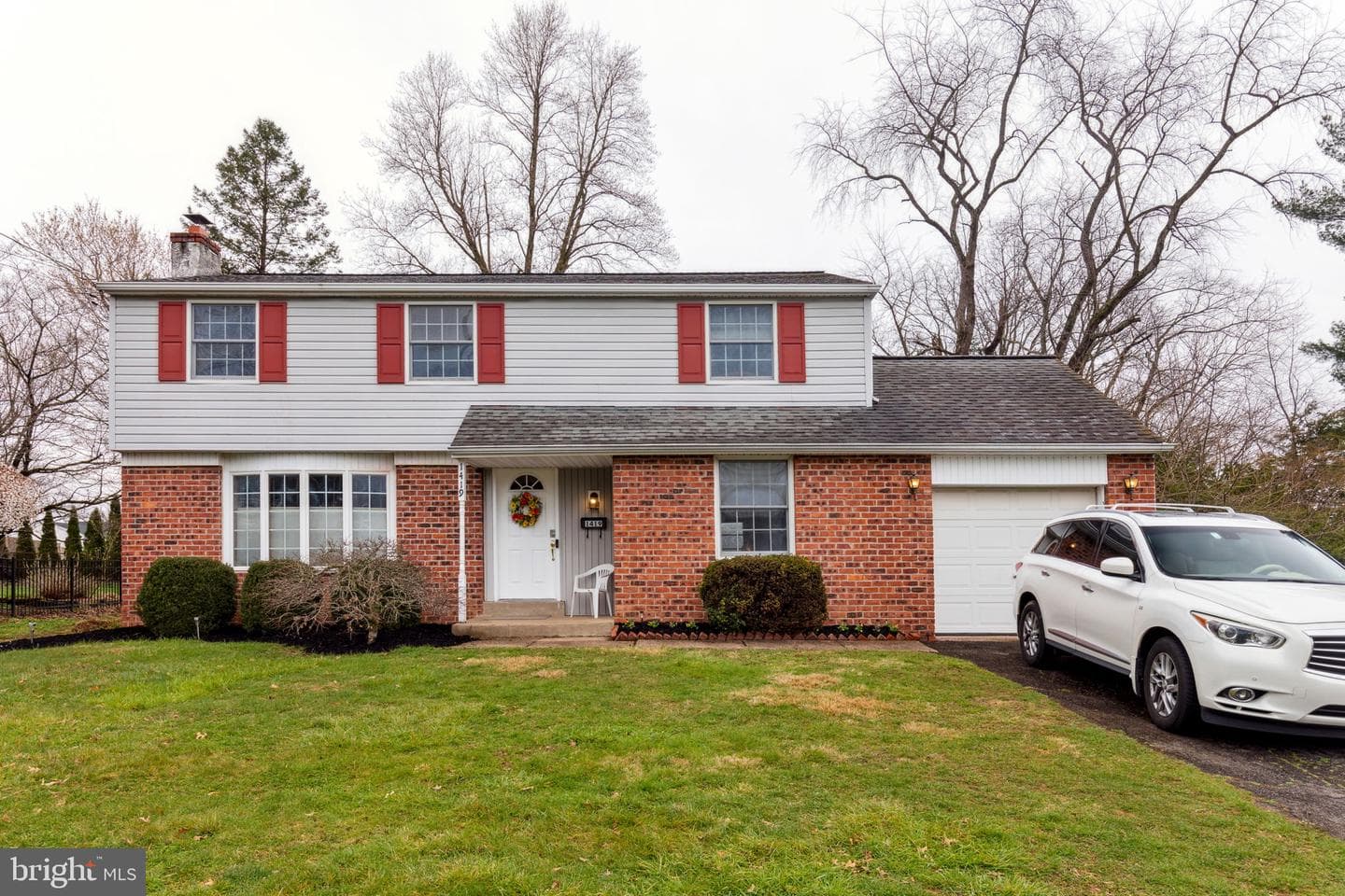 1419 Devon Road photo 1