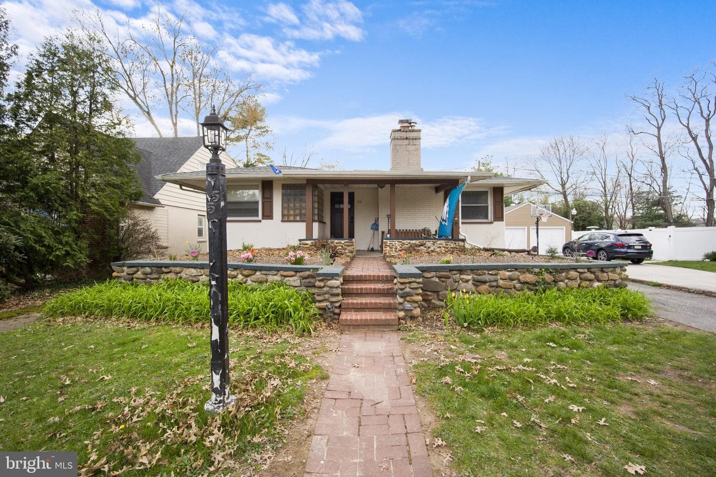 55 Ash Avenue photo 1