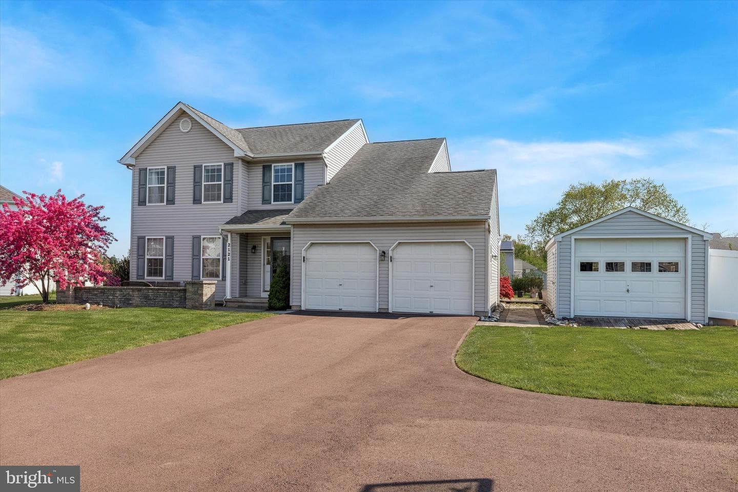 2121 Claymont Drive photo 1