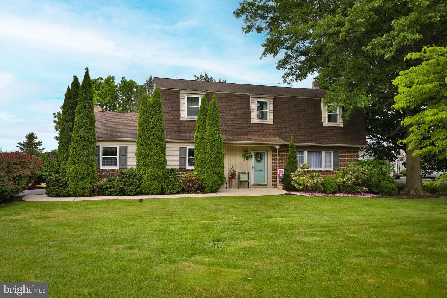 28 W Hillcrest Avenue photo 1
