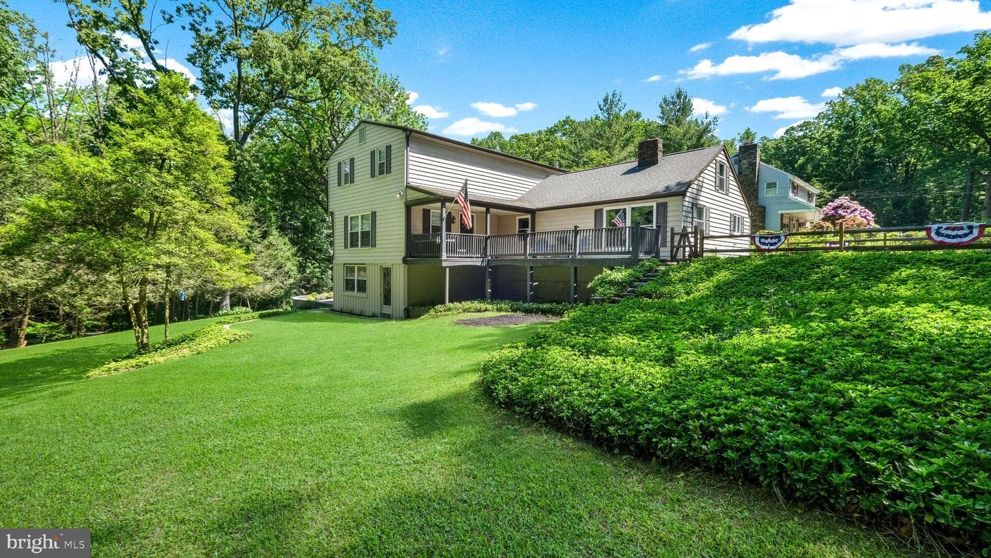 2945 Snake Hill Road photo 1