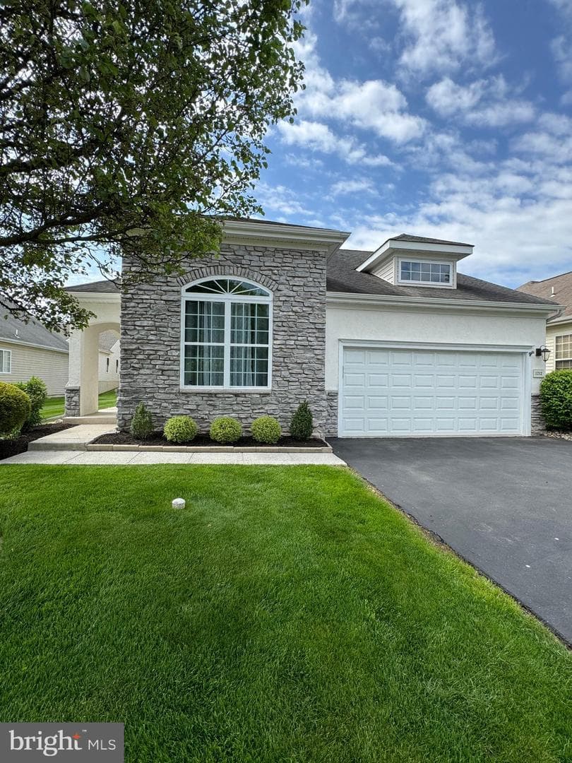 1212 Scott Place photo 1