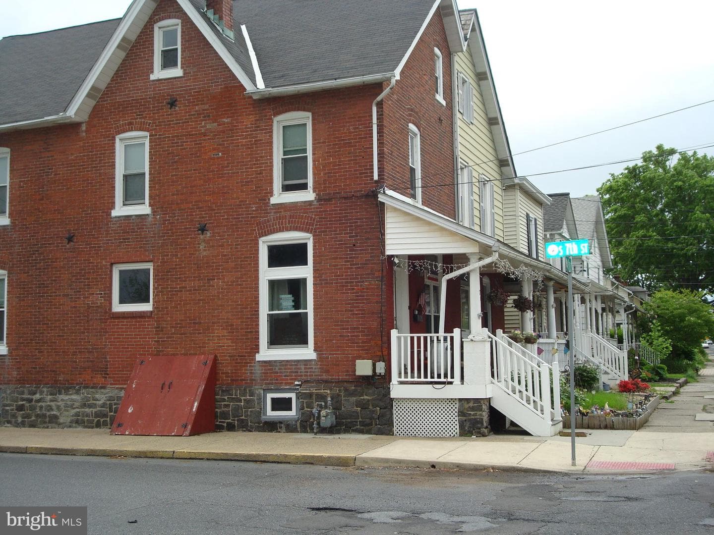 700 W Broad Street photo 1