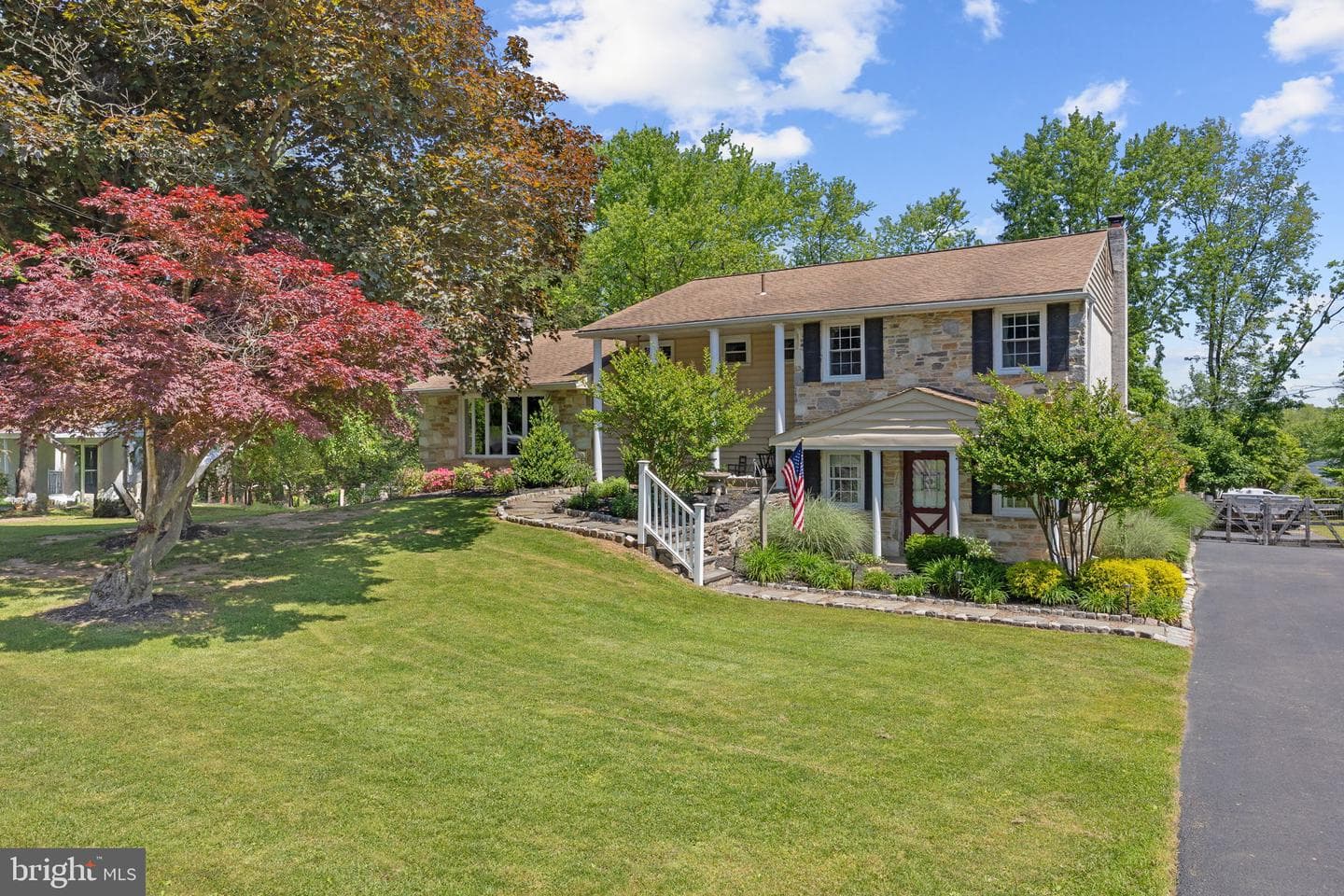 951 Hillside Drive photo 1