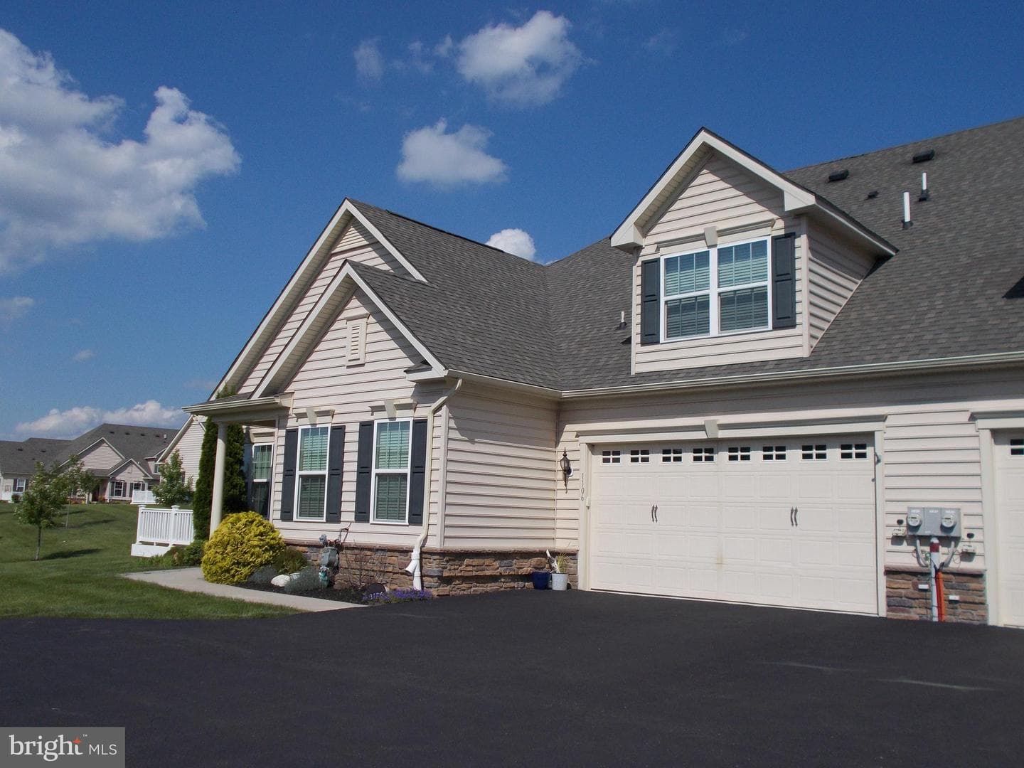 1106 Arbour Lane photo 1