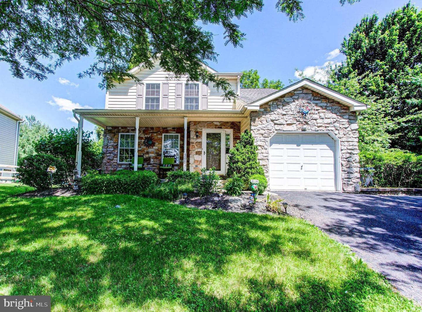 2051 Valley View Drive photo 1