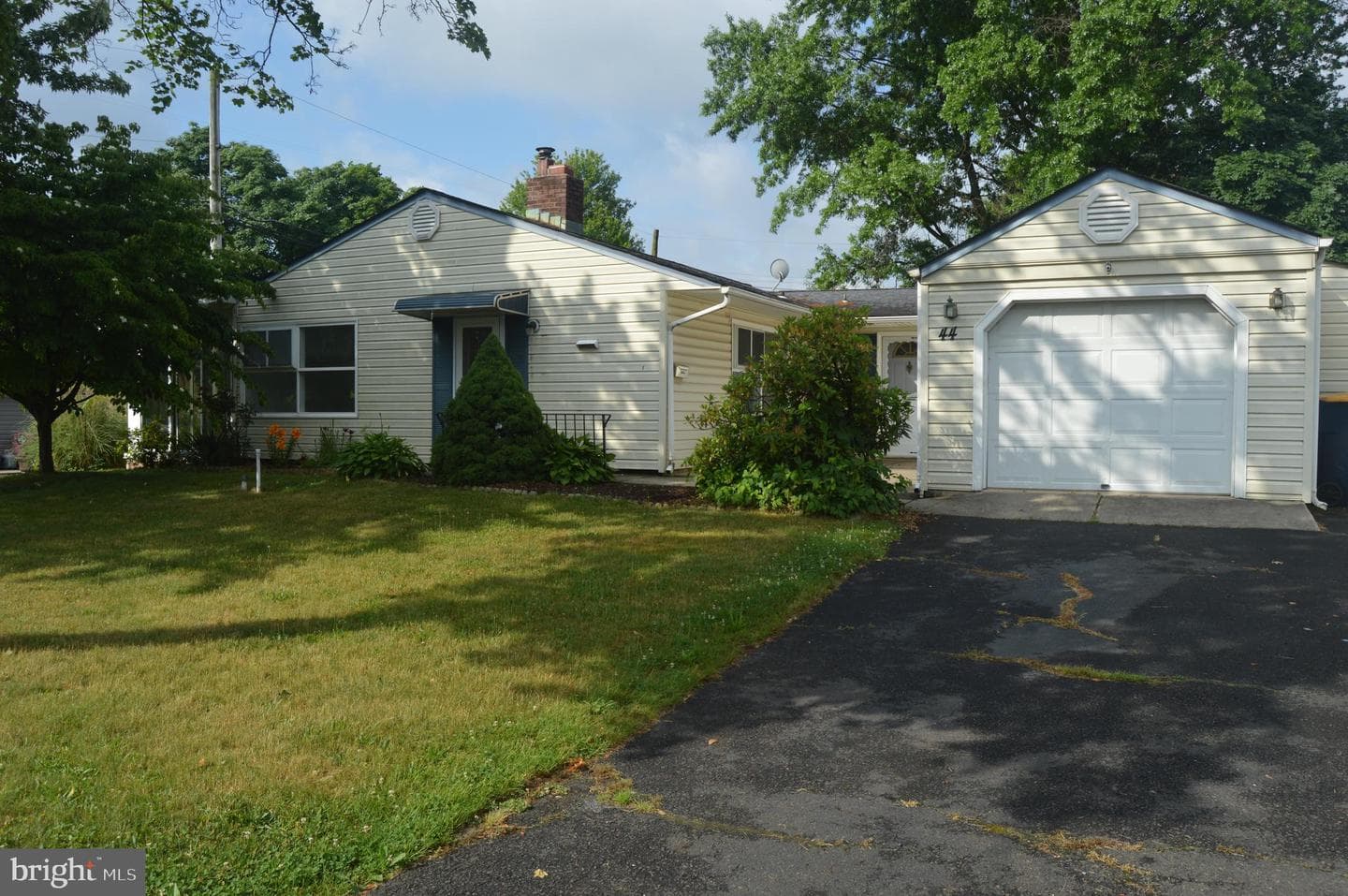 44 Summer Lane photo 1