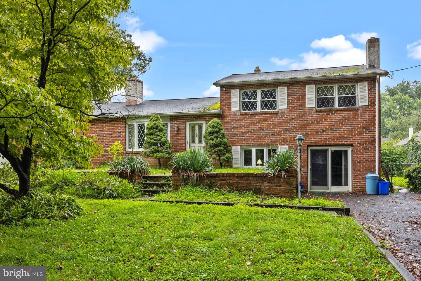 1941 Marshall Avenue photo 1