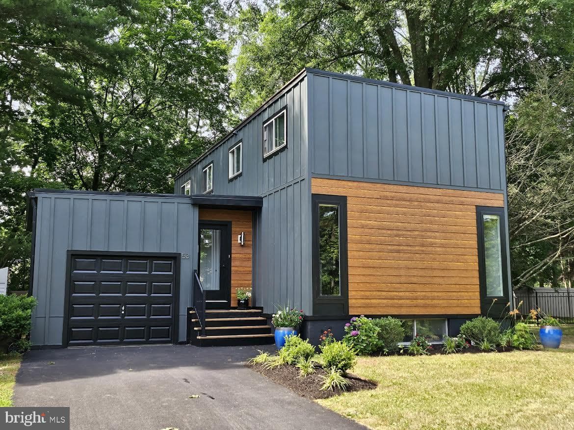 53 Belmont Square photo 1