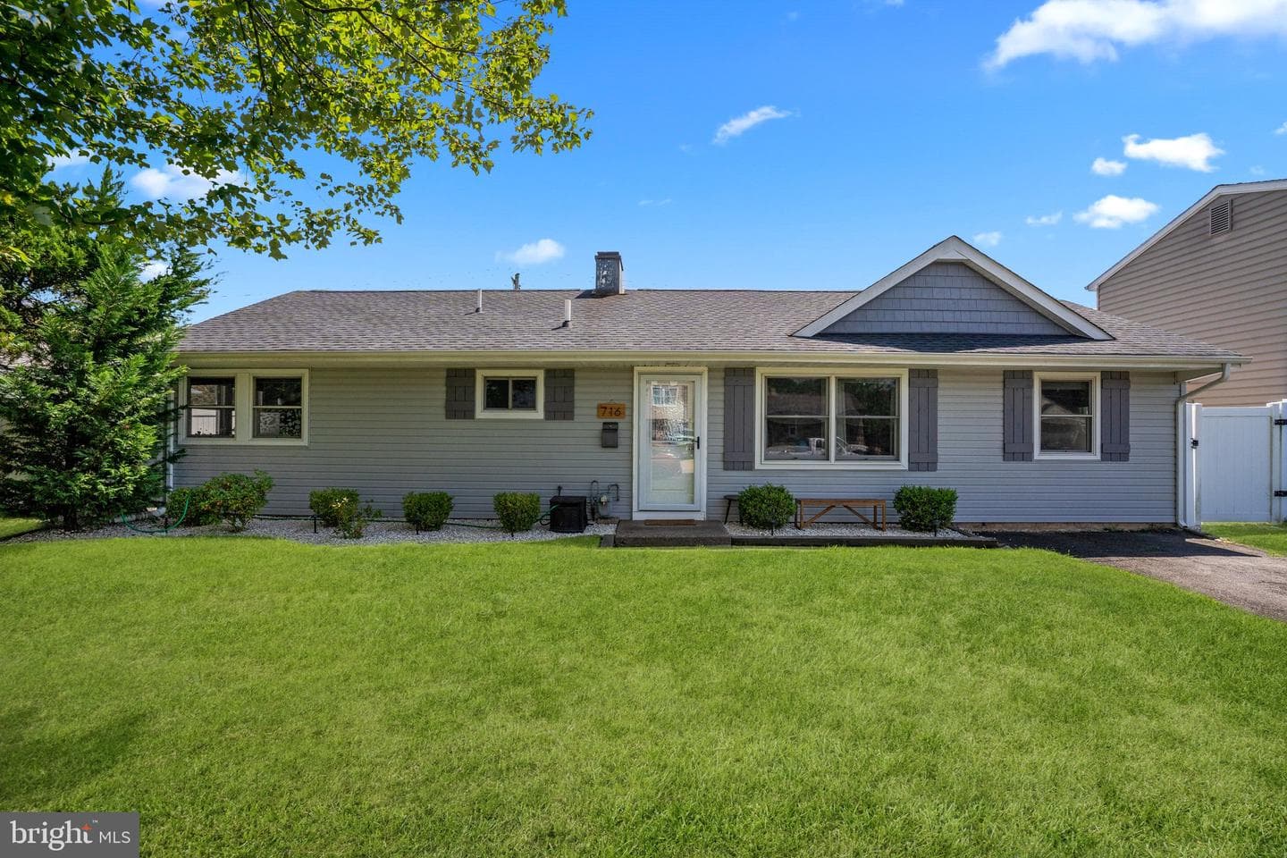 716 Auburn Road photo 1
