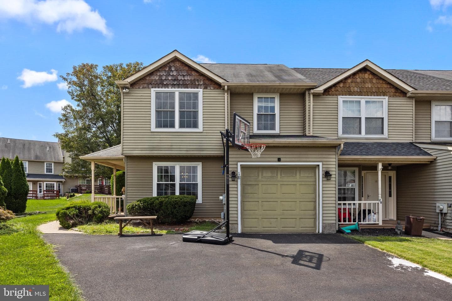 18 Pebble Court photo 1