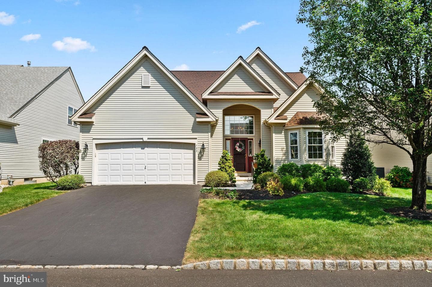 733 S Settlers Circle photo 1