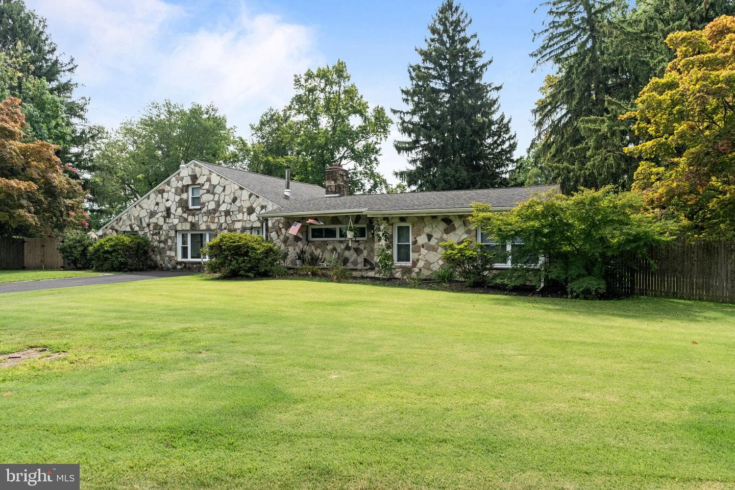 4761 Yates Road photo 1