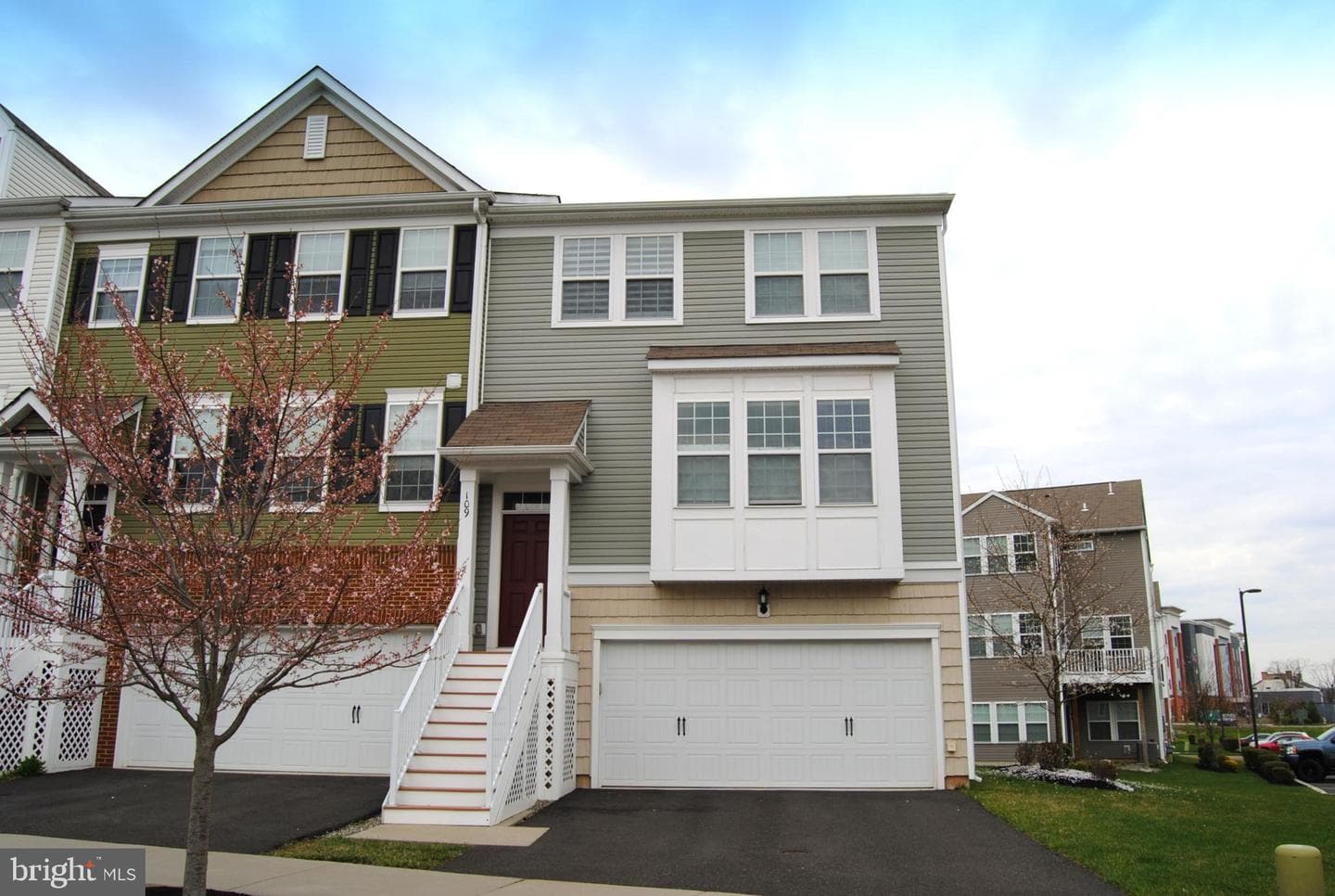 109 Admiral Lane photo 1