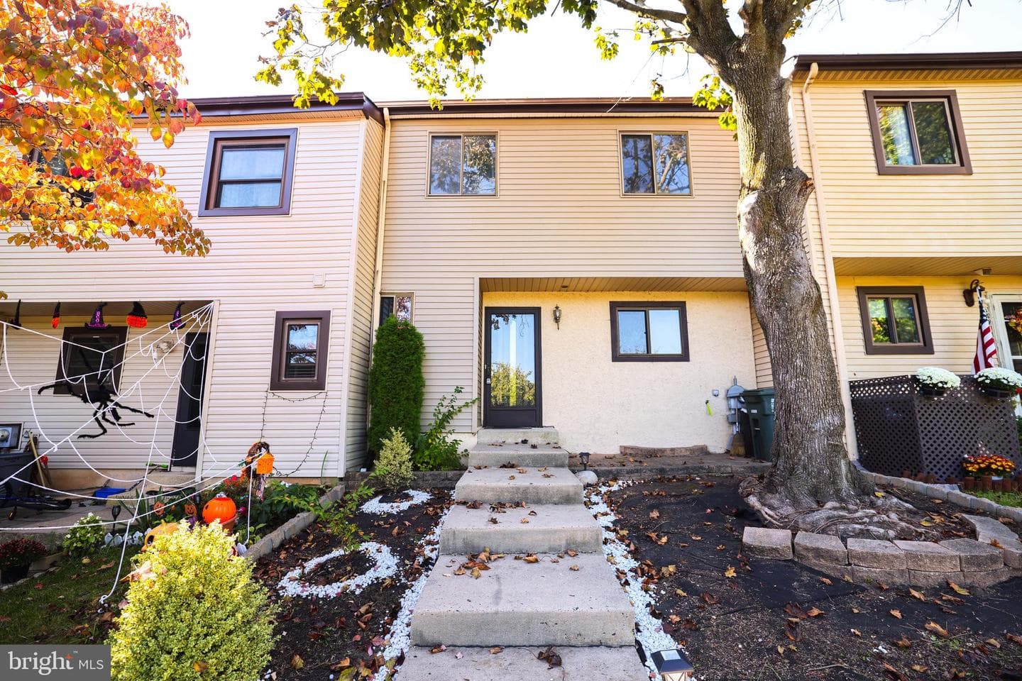 150 Knox Court photo 1