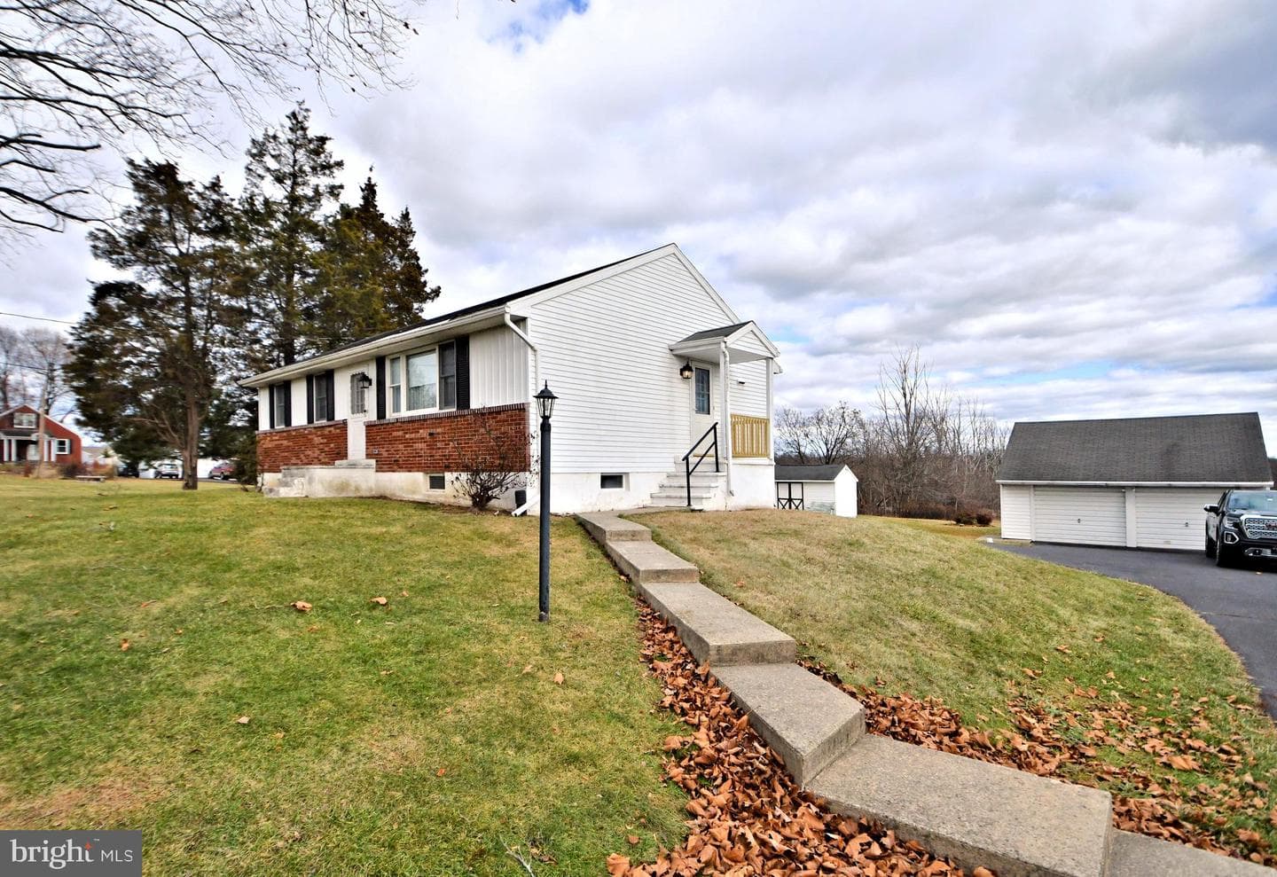 2615 Allentown Road photo 1