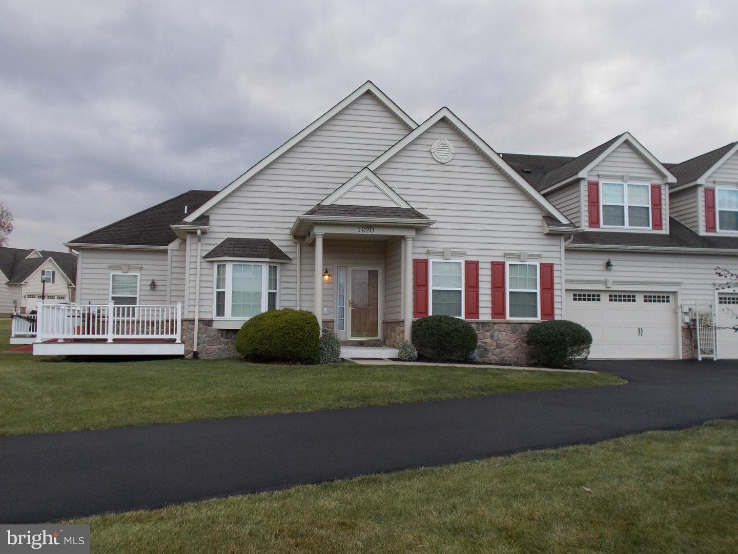 1020 Arbour Lane photo 1