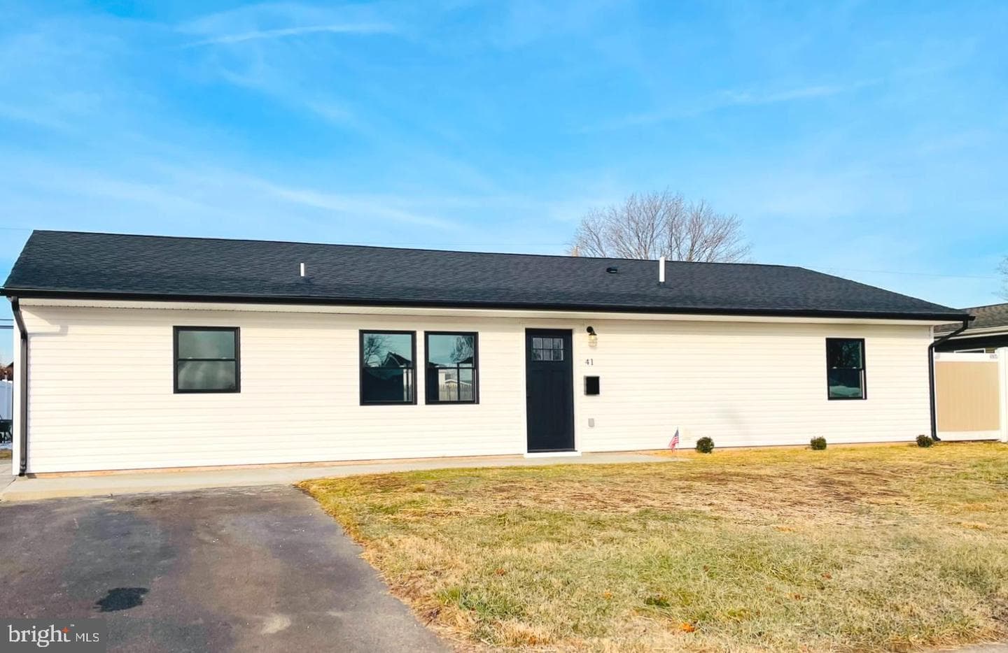 41 Spring Lane photo 1