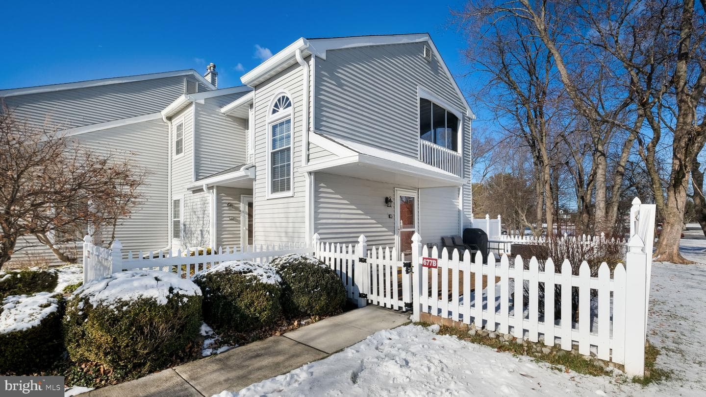 677b Rose Hollow Drive photo 1