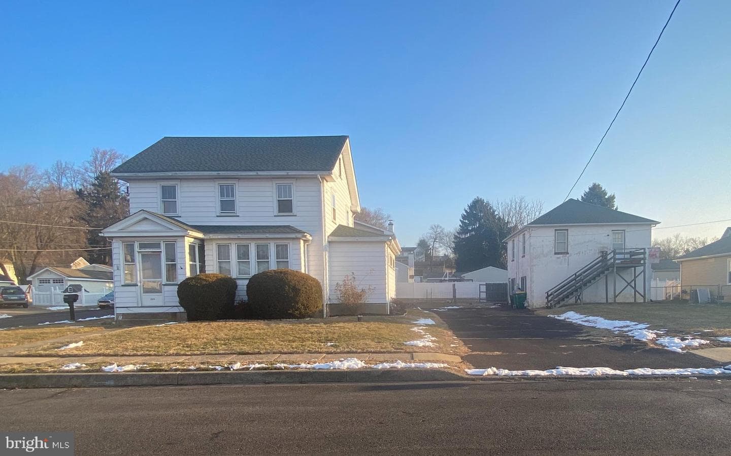 202 Catherine Street photo 1