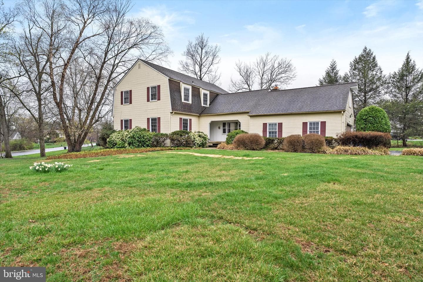 106 Crestwood Road photo 1