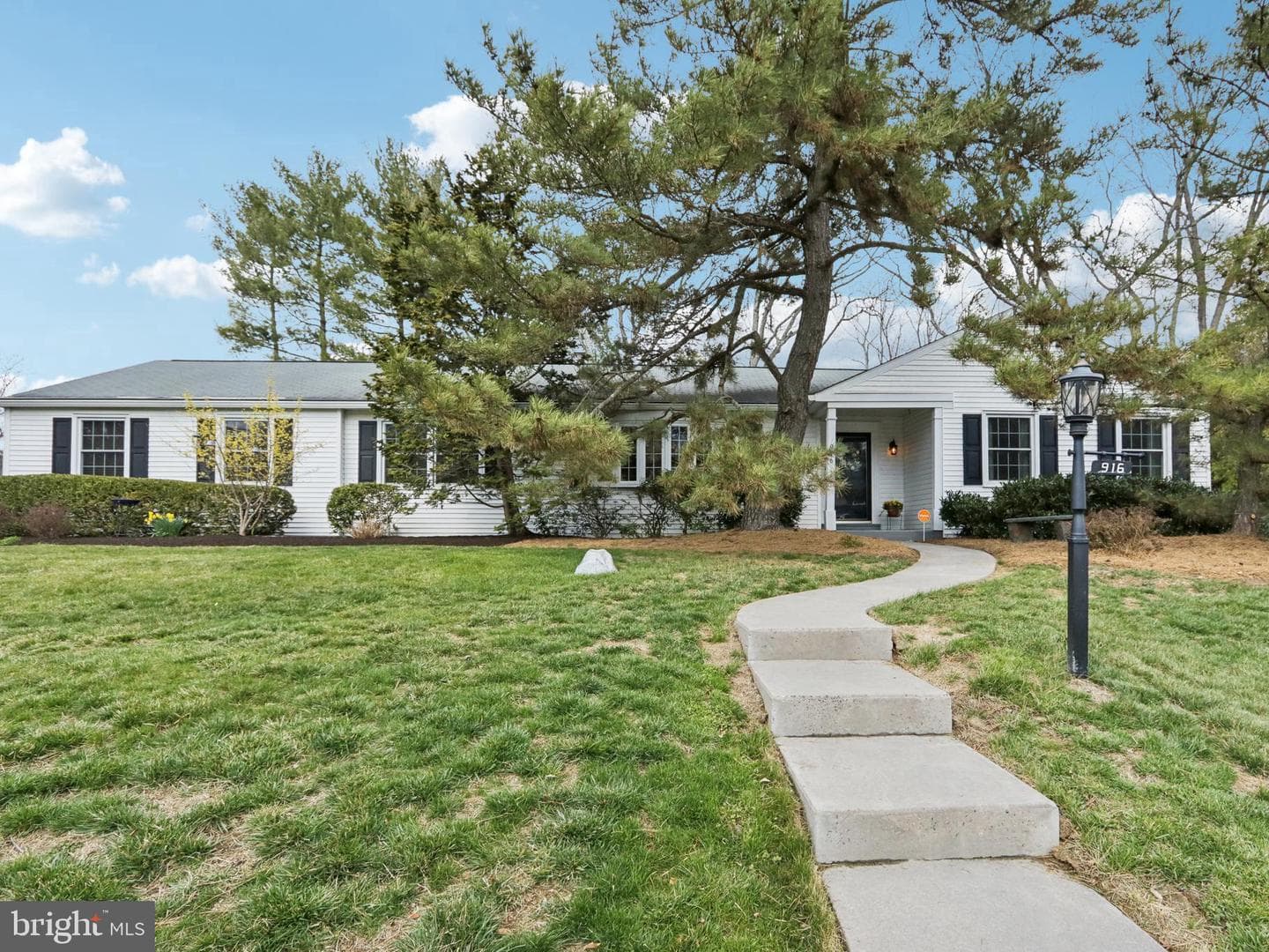 916 Princess Drive photo 1
