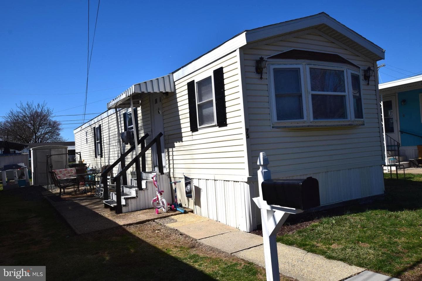 75 Harrison Drive photo 1