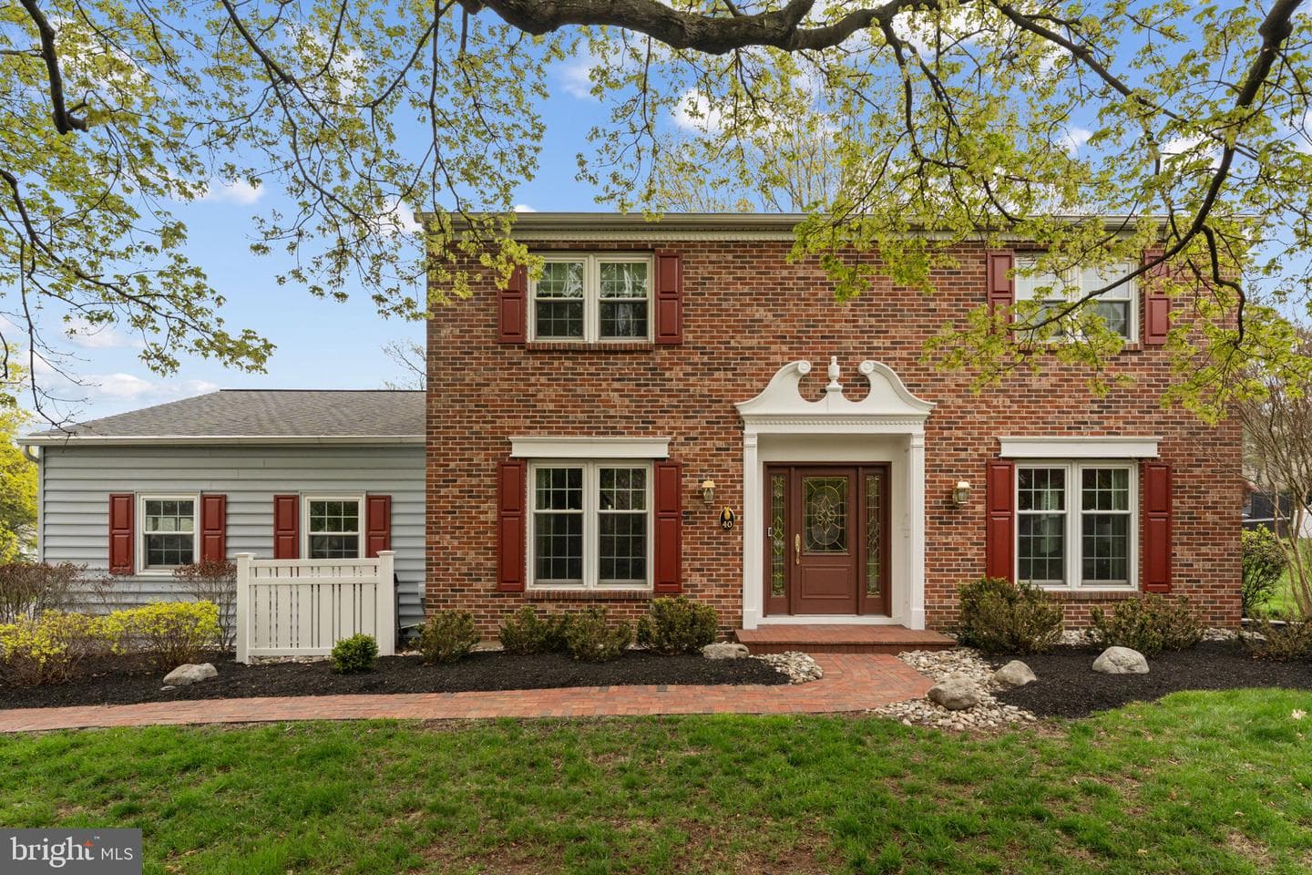 40 Deerpath Road photo 1